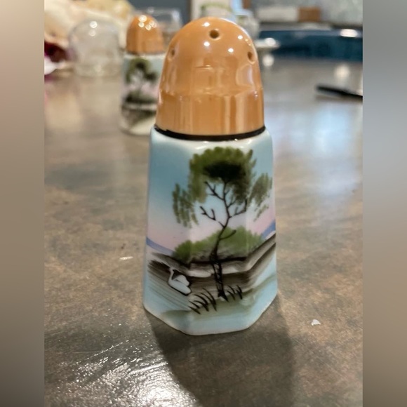 Vintage Lustre Ware Salt and Pepper Shakers - Picture 2 of 4